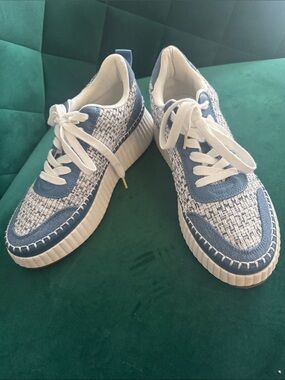 NWOT Universal Thread Blue & White Woven Lace-Up Sneakers